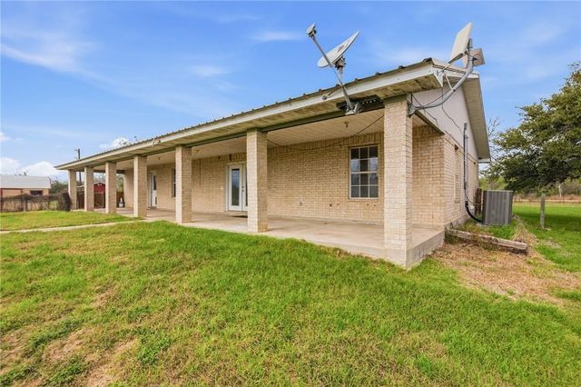 62 North Street, Cuero, TX 77989