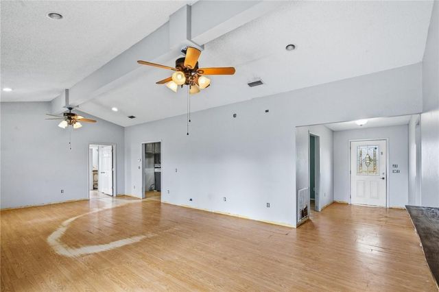 62 North Street, Cuero, TX 77989