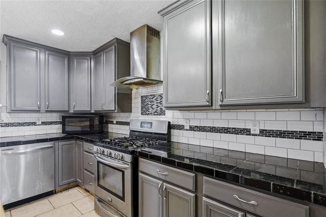 62 North Street, Cuero, TX 77989