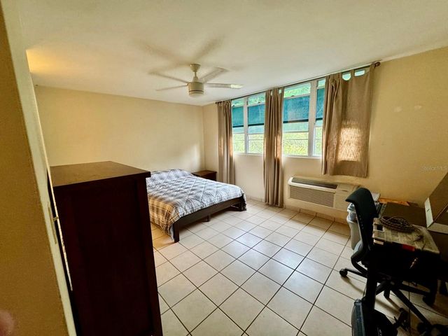 1 MEDIA LUNA 2603, Carolina, PR 00987