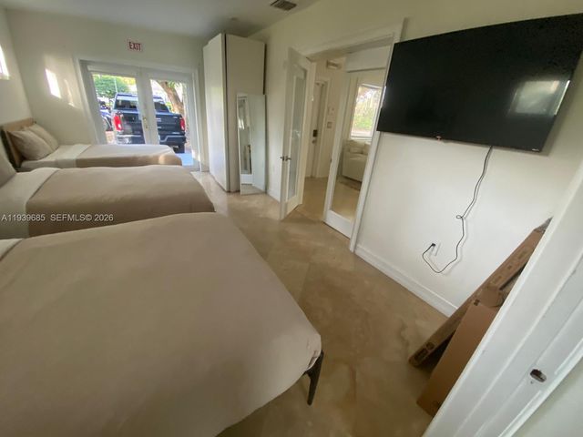 1110 119th 0, Biscayne Park, FL 33161