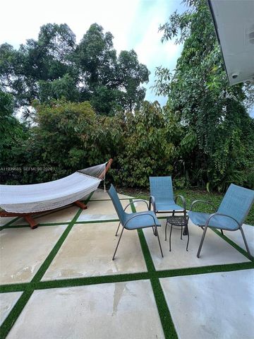 1110 119th 0, Biscayne Park, FL 33161