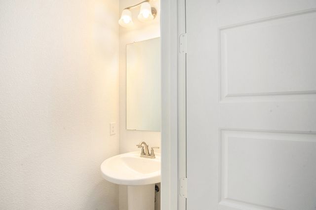 6033 Mango, Sanger, TX 76266