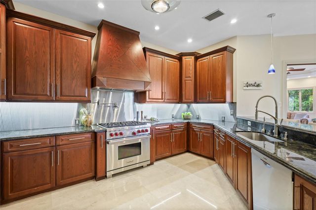 7158 HAWKS HARBOR CIRCLE, Bradenton, FL 34207