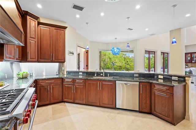 7158 HAWKS HARBOR CIRCLE, Bradenton, FL 34207