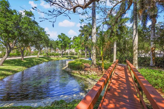 7158 HAWKS HARBOR CIRCLE, Bradenton, FL 34207