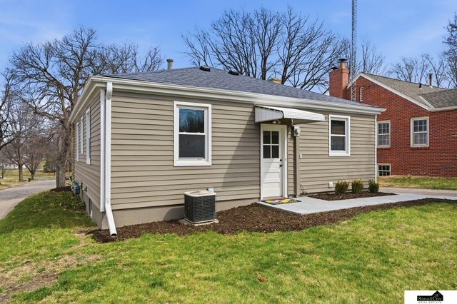 1501 Smith Street, Lincoln, NE 68502