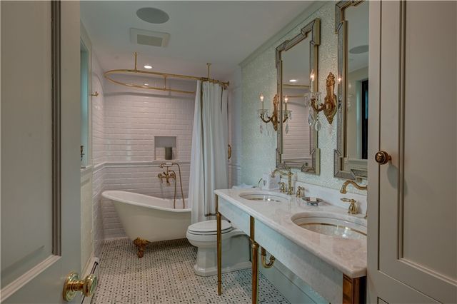 127 Harrison Avenue 2, Newport, RI 02840