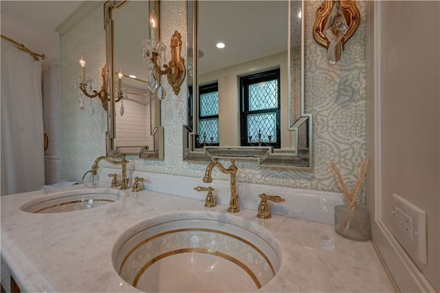 127 Harrison Avenue 2, Newport, RI 02840