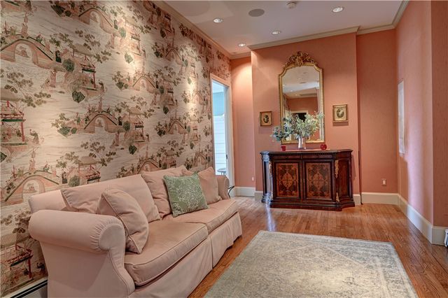 127 Harrison Avenue 2, Newport, RI 02840