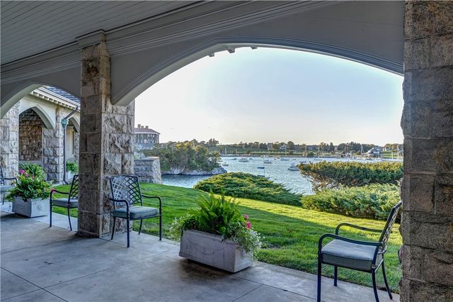 127 Harrison Avenue 2, Newport, RI 02840