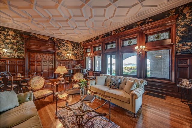 127 Harrison Avenue 2, Newport, RI 02840