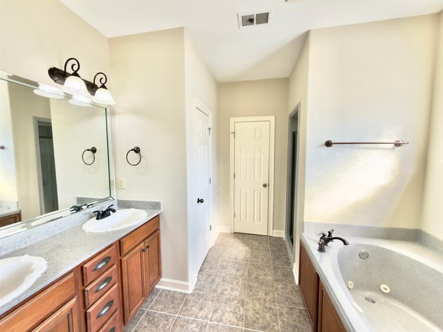 10373 LOBLOLLY VIEW LN, Lakeland, TN 38002