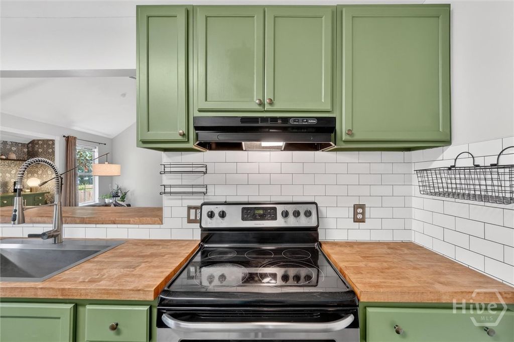 Image 12 of property listing at 151 Sugar Mill Circle, Savannah, GA 31419