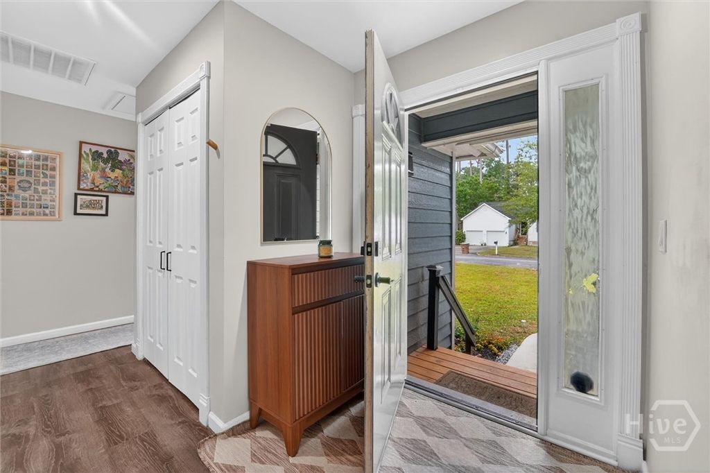 Image 6 of property listing at 151 Sugar Mill Circle, Savannah, GA 31419