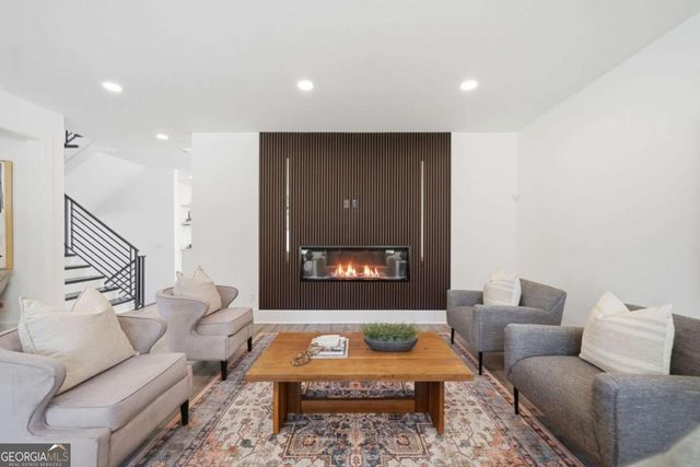 419 Westside Drive, Roswell, GA 30075