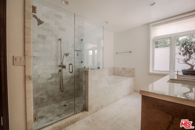 447 N Doheny Drive 104, Beverly Hills, CA 90210