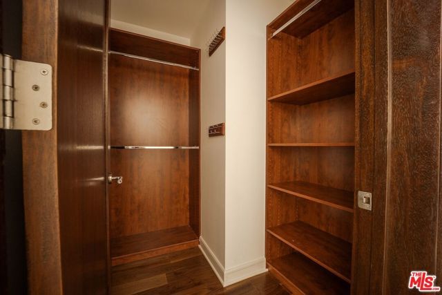 447 N Doheny Drive 104, Beverly Hills, CA 90210