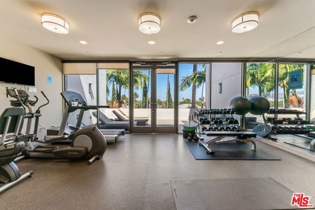 447 N Doheny Drive 104, Beverly Hills, CA 90210
