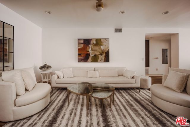 447 N Doheny Drive 104, Beverly Hills, CA 90210