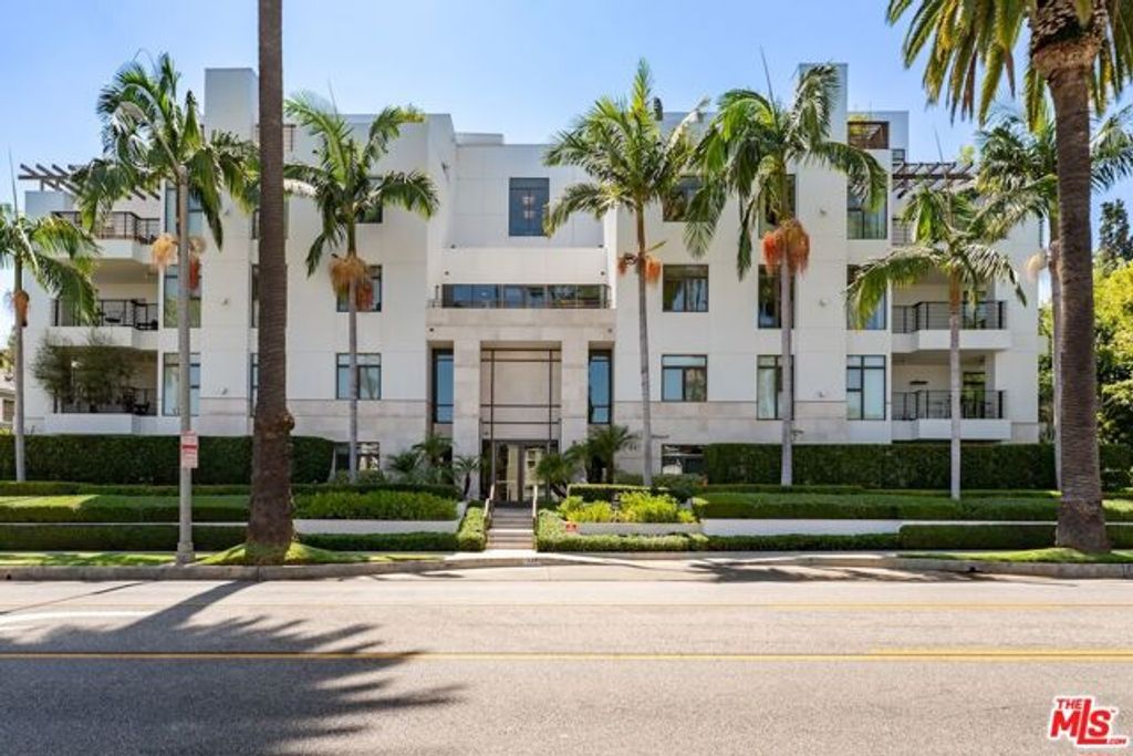 447 N Doheny Drive 104, Beverly Hills, CA 90210