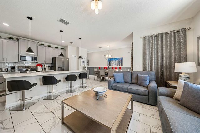 218 OCEAN COURSE AVENUE, Davenport, FL 33896