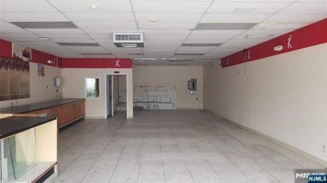 10-16 River Street E, Fair Lawn, NJ 07470