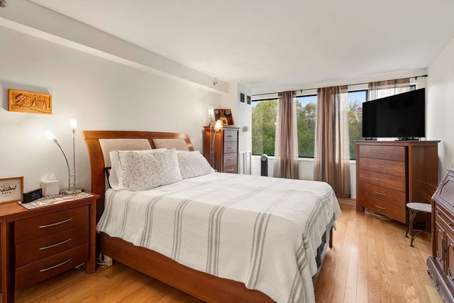 250 Hammond Pond Parkway 609S, Newton, MA 02467