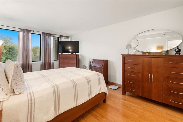 250 Hammond Pond Parkway 609S, Newton, MA 02467