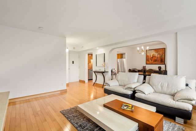 250 Hammond Pond Parkway 609S, Newton, MA 02467