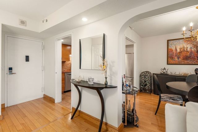 250 Hammond Pond Parkway 609S, Newton, MA 02467