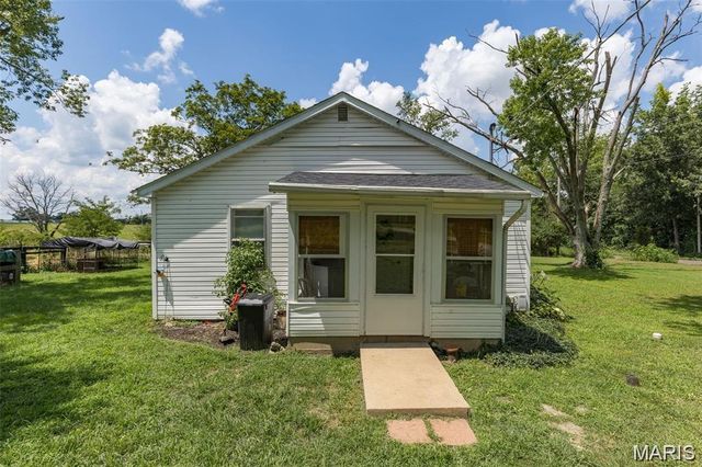 5802 Hwy F Highway, Farmington, MO 63640