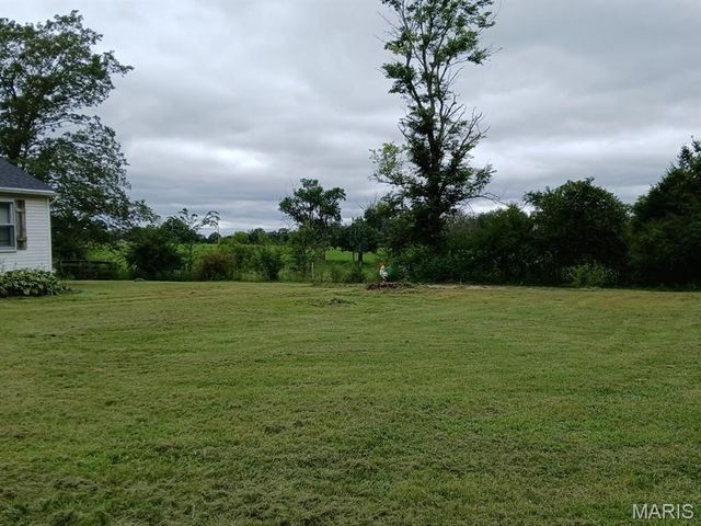 5802 Hwy F Highway, Farmington, MO 63640