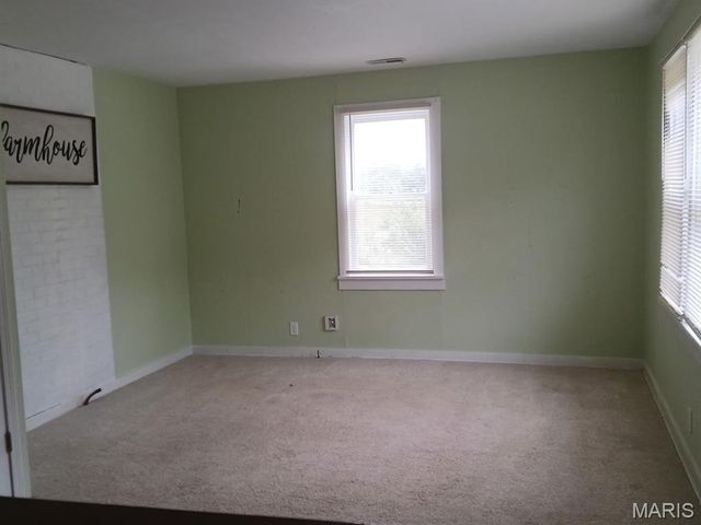 5802 Hwy F Highway, Farmington, MO 63640
