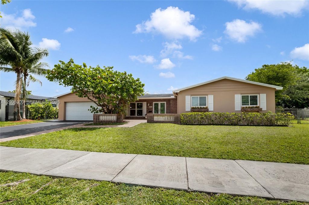 9321 SW 104th Ct, Miami, FL 33176