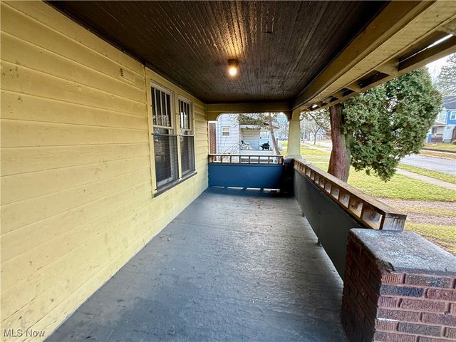 325 Grace Avenue, Akron, OH 44320