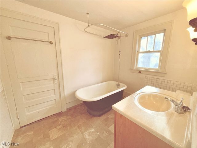 325 Grace Avenue, Akron, OH 44320