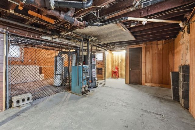 34 Savoy Ave, Springfield, MA 01104