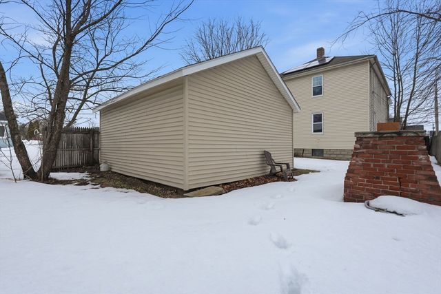 34 Savoy Ave, Springfield, MA 01104