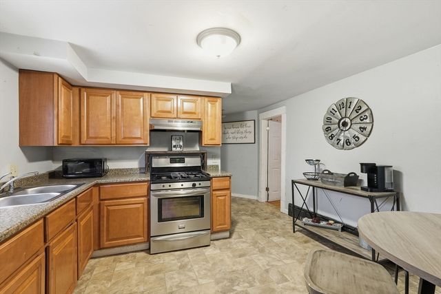 34 Savoy Ave, Springfield, MA 01104