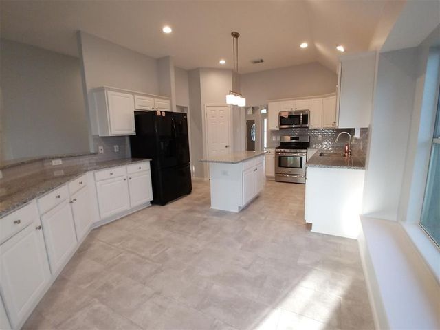 8911 Starlamp Lane, Houston, TX 77095