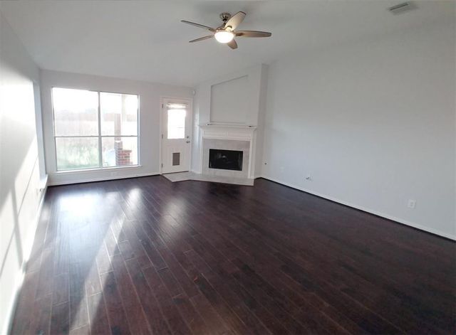 8911 Starlamp Lane, Houston, TX 77095