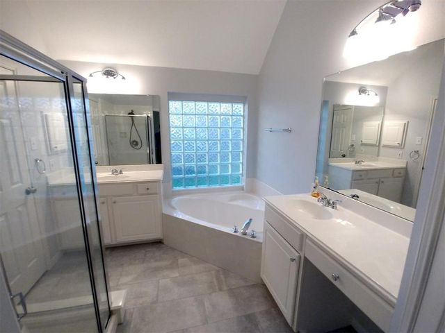 8911 Starlamp Lane, Houston, TX 77095