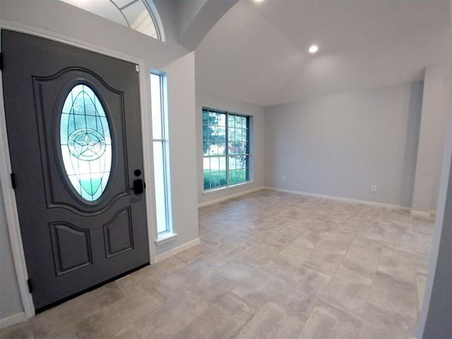 8911 Starlamp Lane, Houston, TX 77095
