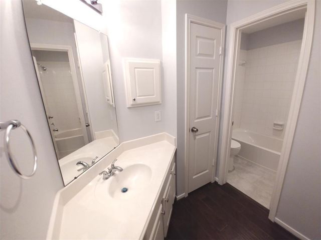 8911 Starlamp Lane, Houston, TX 77095