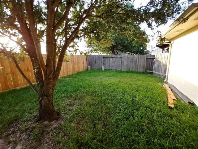 8911 Starlamp Lane, Houston, TX 77095