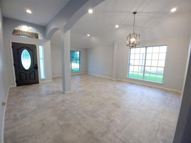 8911 Starlamp Lane, Houston, TX 77095