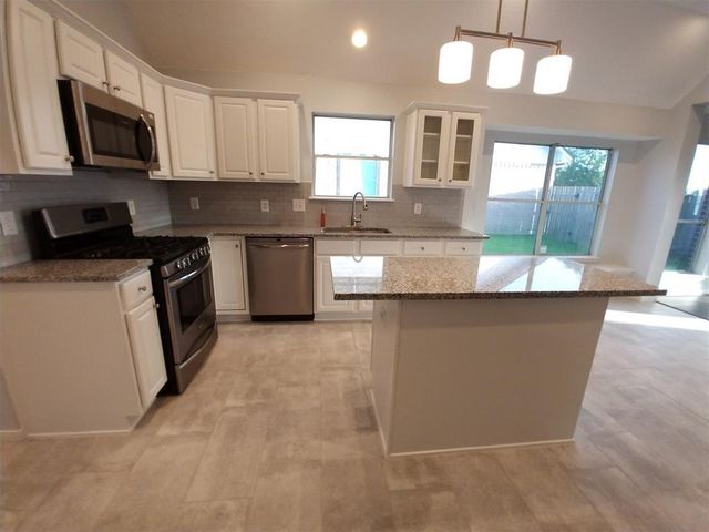 8911 Starlamp Lane, Houston, TX 77095