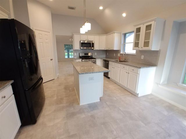 8911 Starlamp Lane, Houston, TX 77095