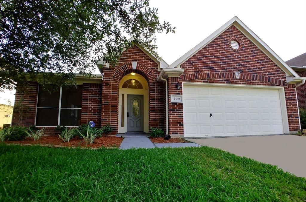 8911 Starlamp Lane, Houston, TX 77095